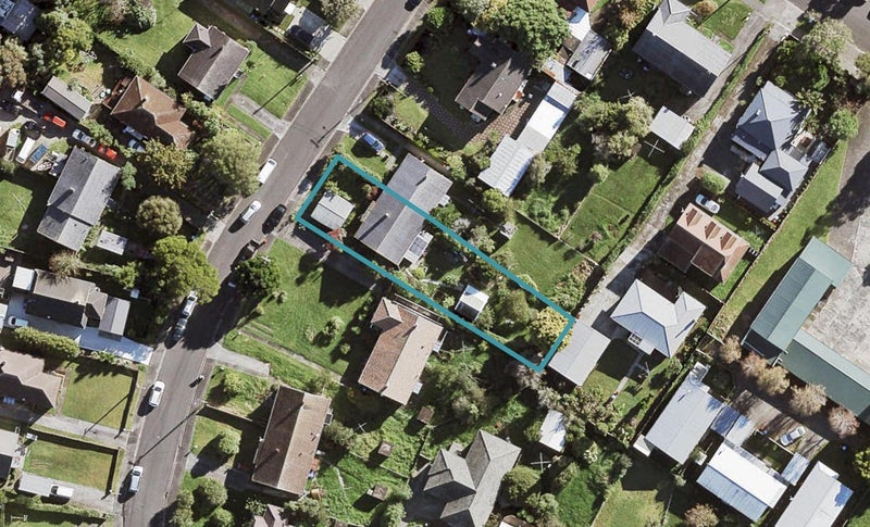 8 Tutuki Street, Waterview, Auckland - Carousel 1