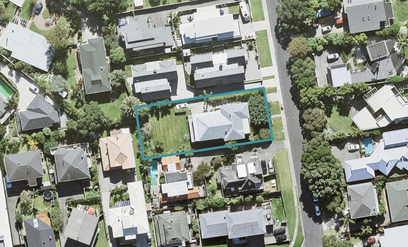 25 Sharon Road, Waiake, Auckland - Carousel 1