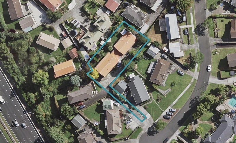 2/13 Crail Court, Totara Heights, Auckland - Carousel 1