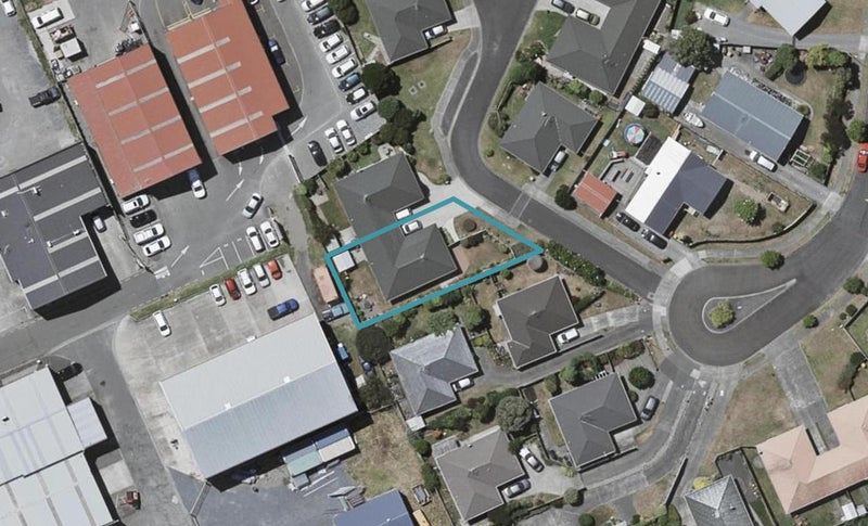 24A Dennis Taylor Court, Paraparaumu - Carousel 1