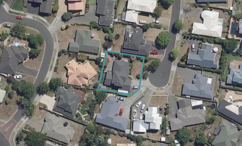 10 Castlewold Place, Huntington, Hamilton - Carousel 1