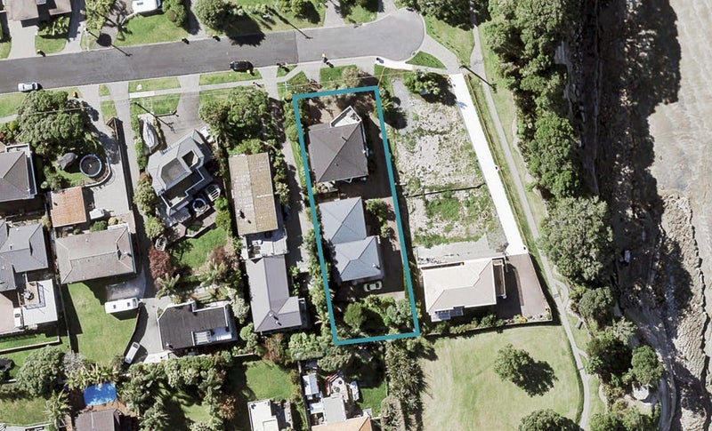 2/43 Hyde Road, Rothesay Bay, Auckland - Carousel 1