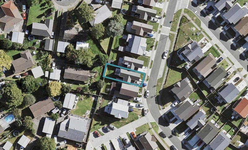 23 Tonuitanga Street, Weymouth, Auckland - Carousel 1