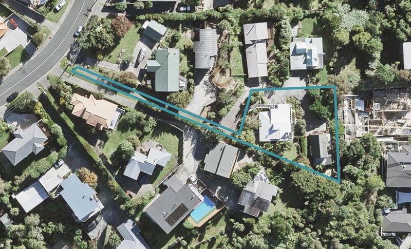 2/0 Woodlands Crescent, Browns Bay, Auckland - Carousel 1