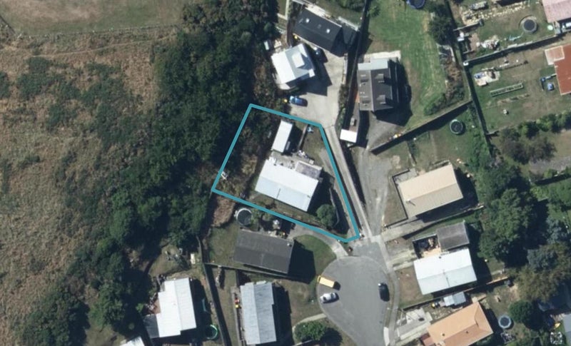 7 Akeake Grove, Takapuwahia, Porirua - Carousel 1