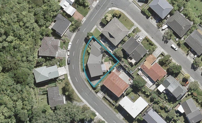 98 Tirohanga Road, Tirohanga, Lower Hutt - Carousel 1