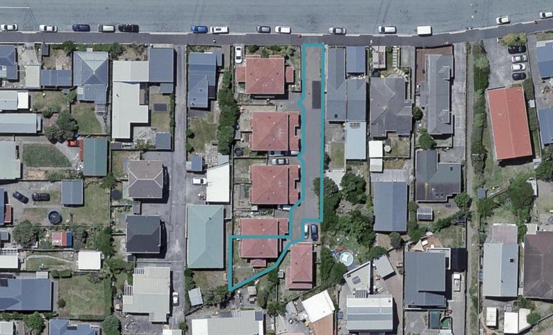 2/127 Apu Crescent, Lyall Bay, Wellington - Carousel 1