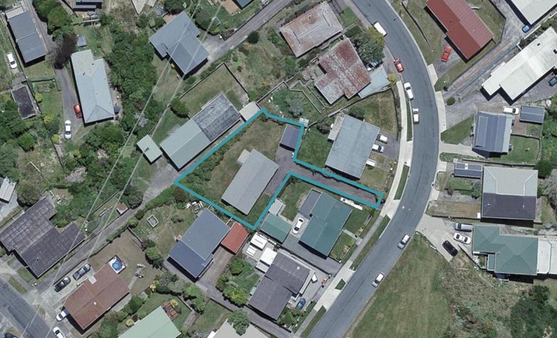 12 Edgecombe Street, Newlands, Wellington - Carousel 1