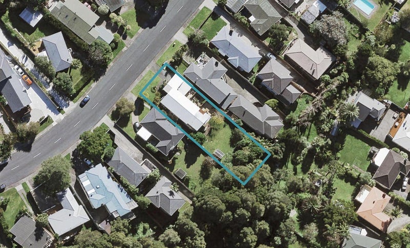 51 Moore Street, Hillcrest, Auckland - Carousel 1
