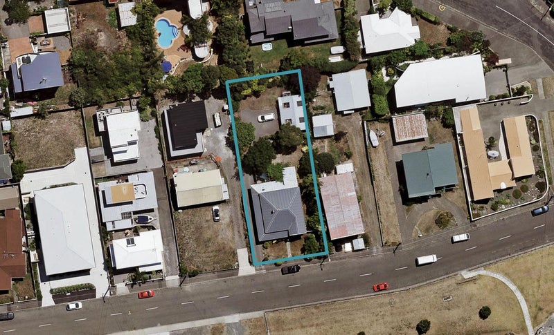 6 Meeanee Quay, Westshore, Napier - Carousel 1