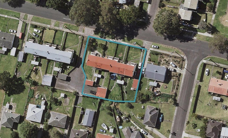 16 Johnstones Road, Ōtara, Auckland - Carousel 1