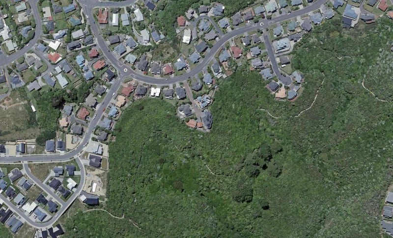 36 Dress Circle, Newlands, Wellington - Carousel 1