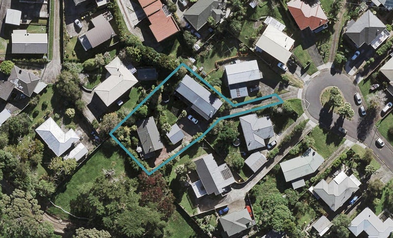2/16 Sunhaven Avenue, Glenfield, Auckland - Carousel 1