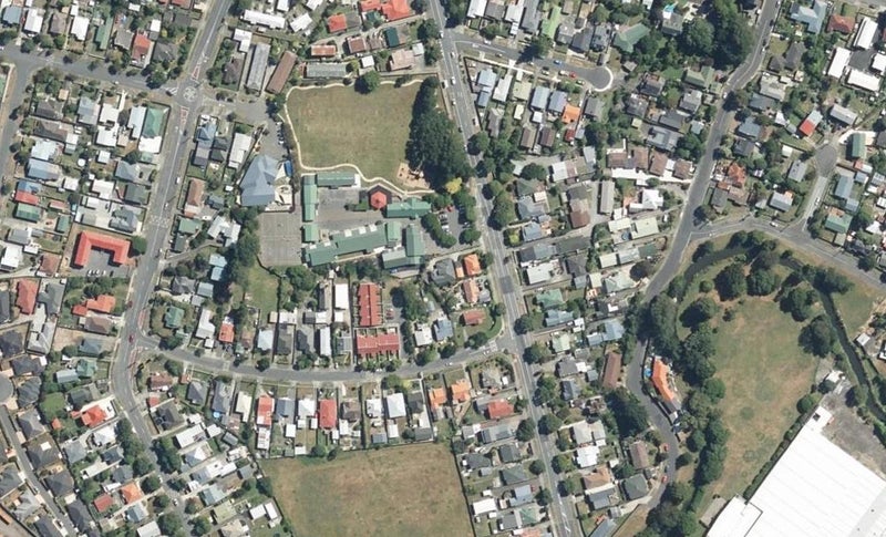 18 Wainui Road, Waiwhetu, Lower Hutt - Carousel 1