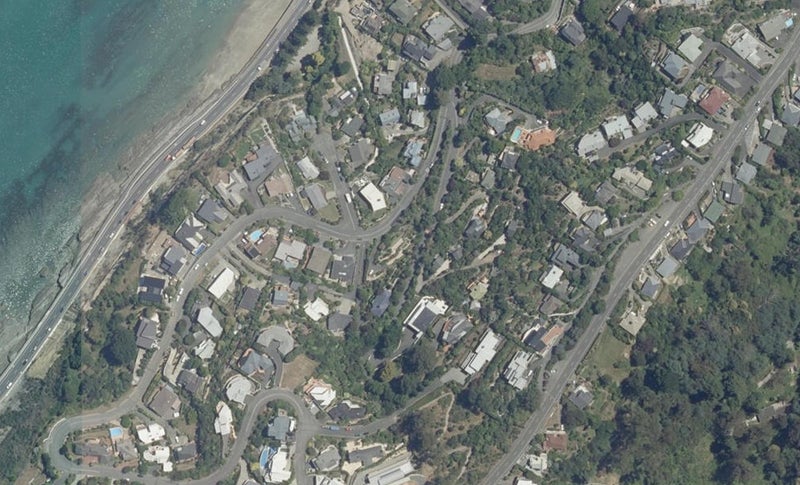 9 The Cliffs, Britannia Heights, Nelson - Carousel 1