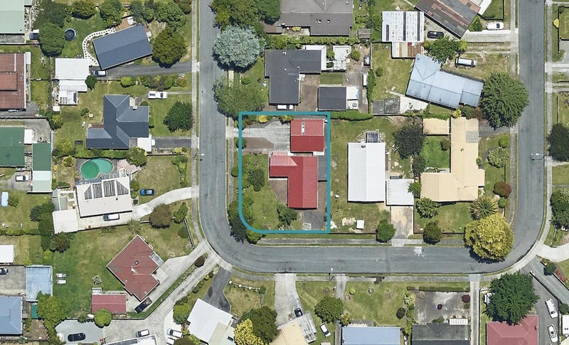 12 Barron Crescent, Fenton Park, Rotorua - Carousel 1