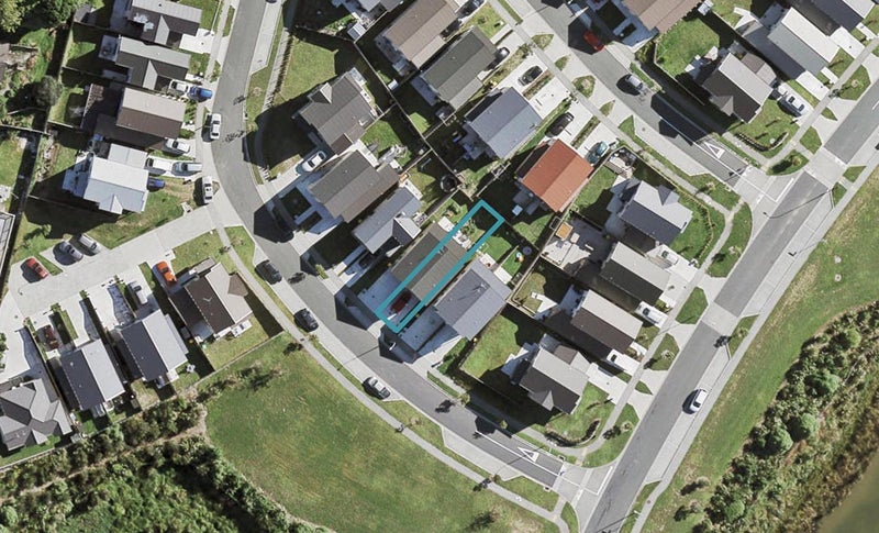 16 Tonuitanga Street, Weymouth, Auckland - Carousel 1