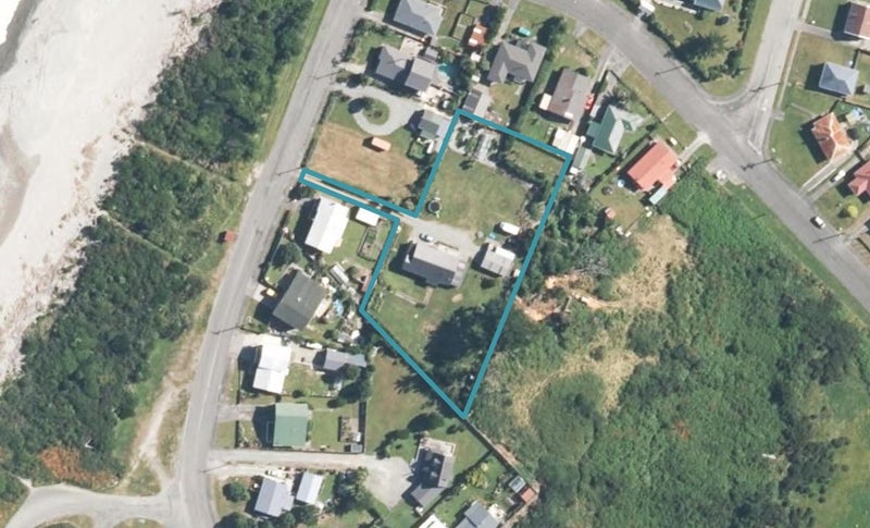 42 Domett Esplanade, Cobden, Greymouth - Carousel 1