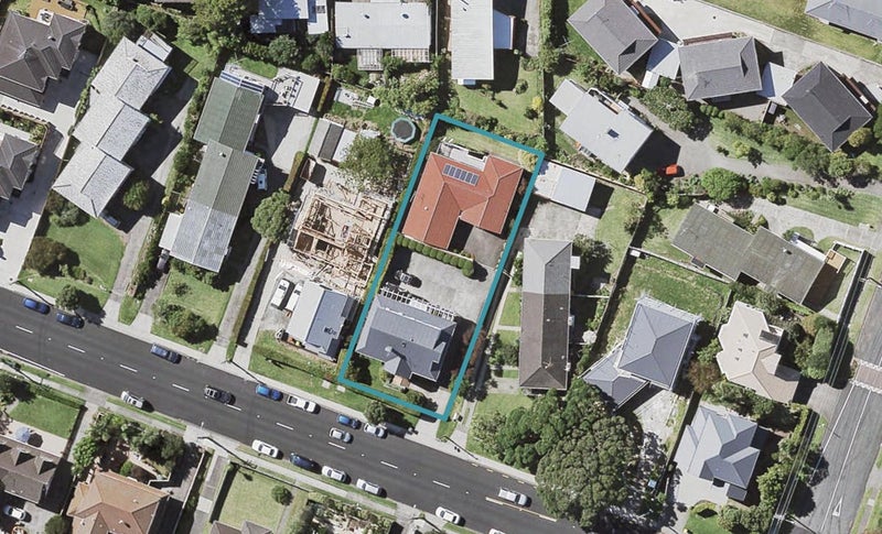 2/41 East Coast Road, Milford, Auckland - Carousel 1
