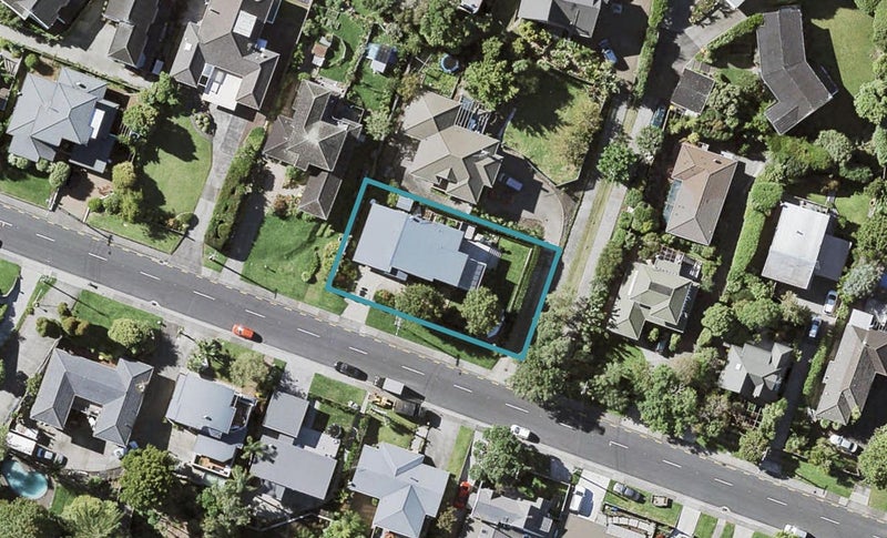 12 Beach Road, Mellons Bay, Auckland - Carousel 1