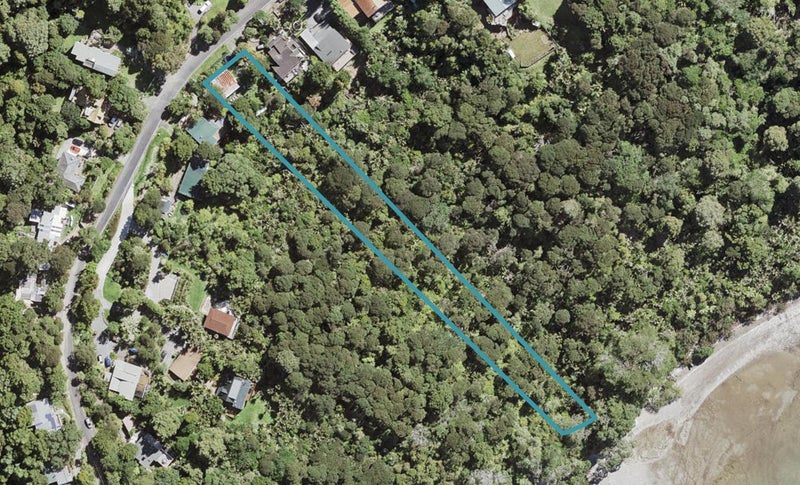 24 Kauri Point Road, Laingholm, Auckland - Carousel 1
