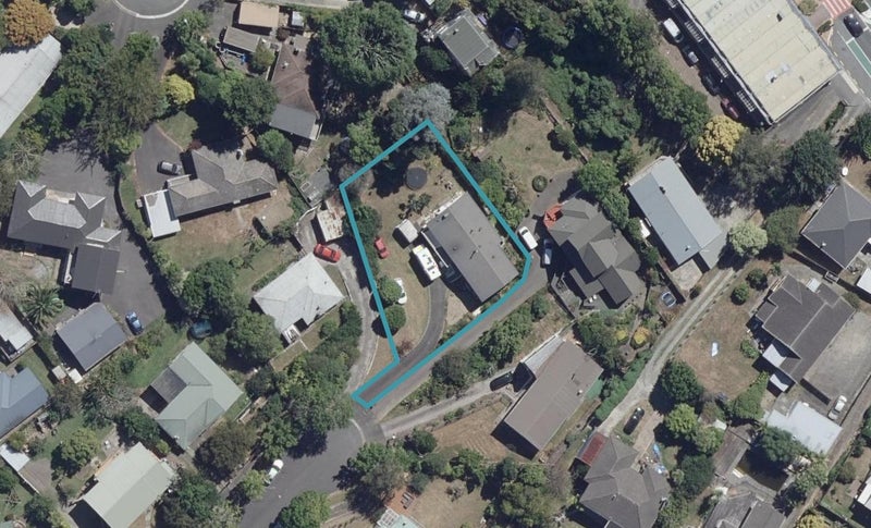15 Sutton Crescent, Hillcrest, Hamilton - Carousel 1