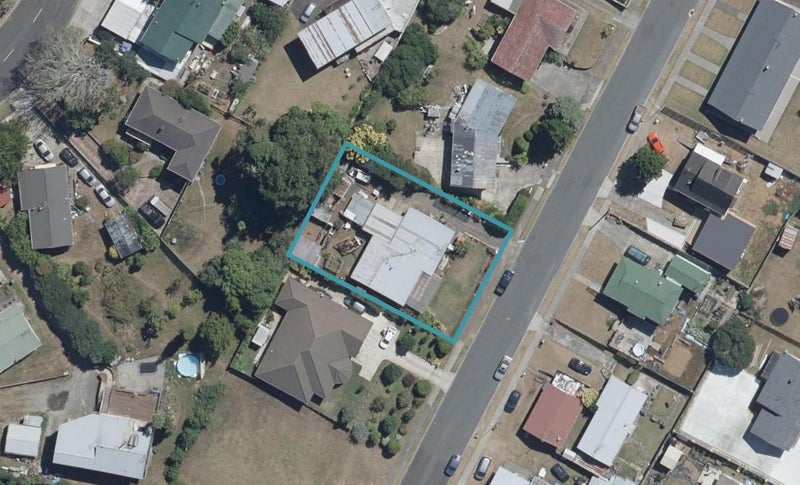 8 Goodwin Terrace, Temple View, Hamilton - Carousel 1