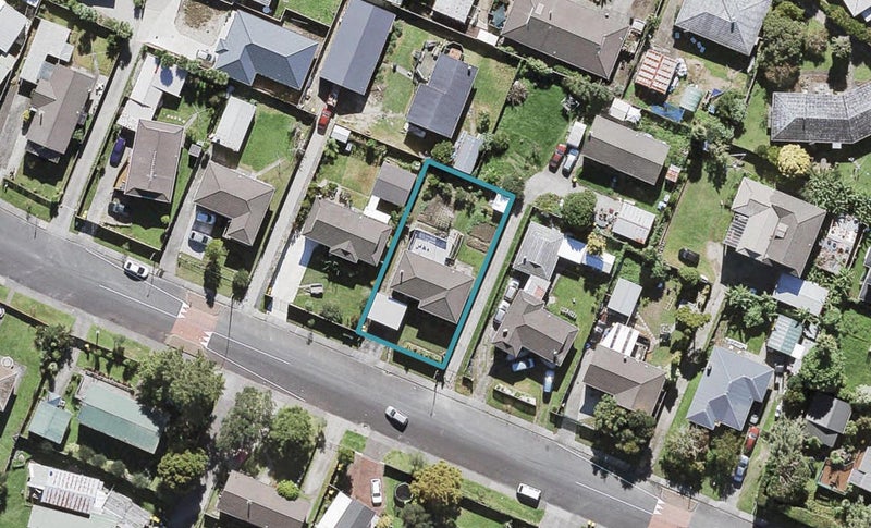 13 Kelman Road, Kelston, Auckland - Carousel 1