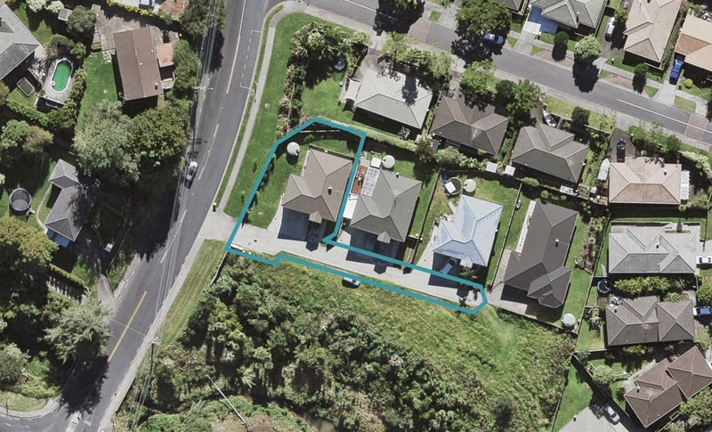 13 Makora Road, Massey, Auckland - Carousel 1