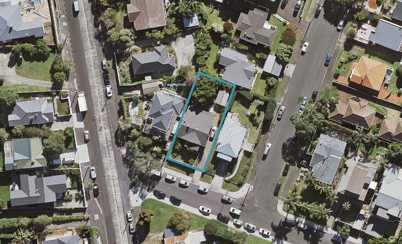 2 Belle Vue Avenue, Northcote Point, Auckland - Carousel 1