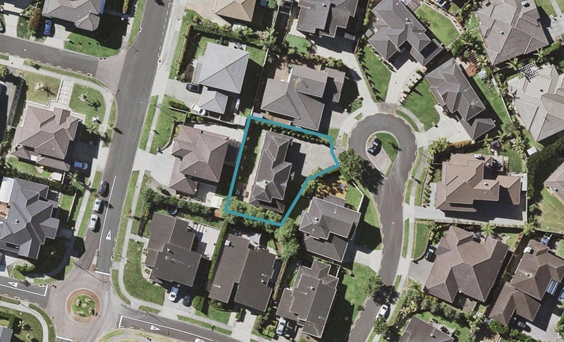 6 Sileni Place, Flat Bush, Auckland - Carousel 1