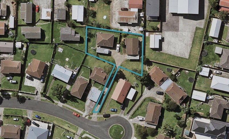 1/18 Caserta Place, Clover Park, Auckland - Carousel 1