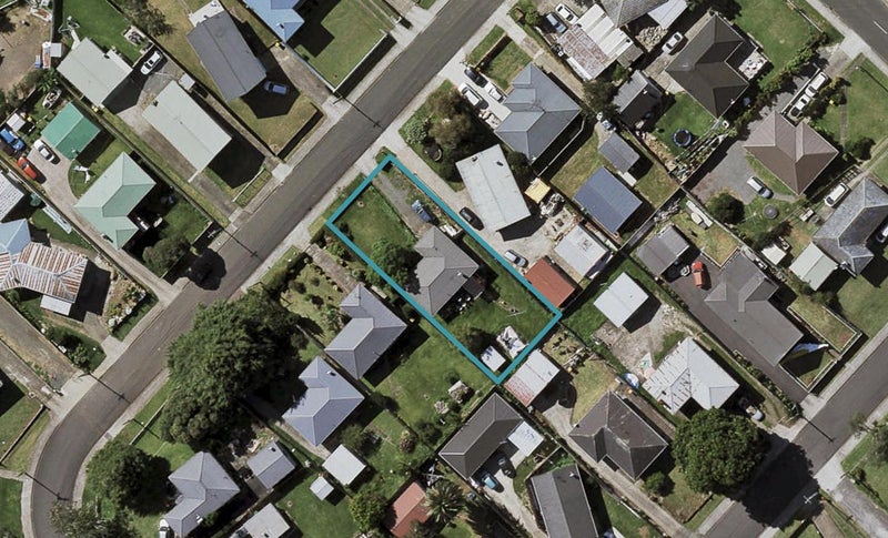 8 Whitley Crescent, Otara, Auckland - Carousel 1