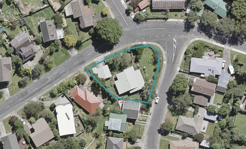 7 Sunbrae Drive, Silverstream, Upper Hutt - Carousel 1