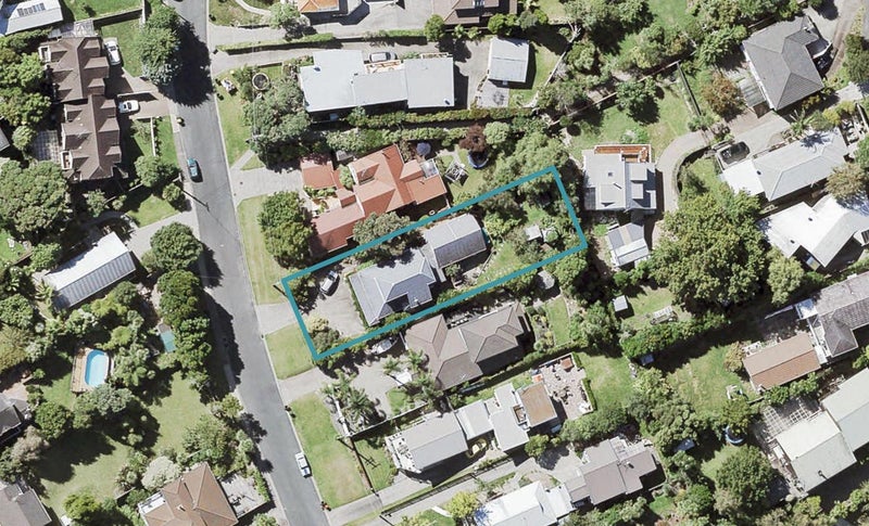 33 Seaton Road, Murrays Bay, Auckland - Carousel 1