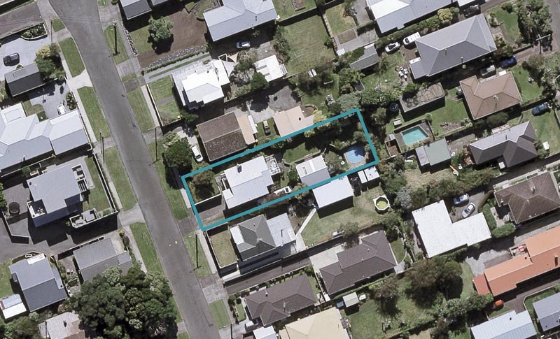 13 Sackville Street, Fitzroy, New Plymouth - Carousel 1