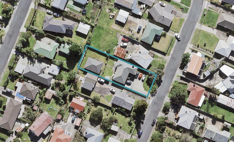 6 Martin Place, Kelston, Auckland - Carousel 1