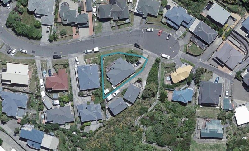 30 Domanski Crescent, Owhiro Bay, Wellington - Carousel 1