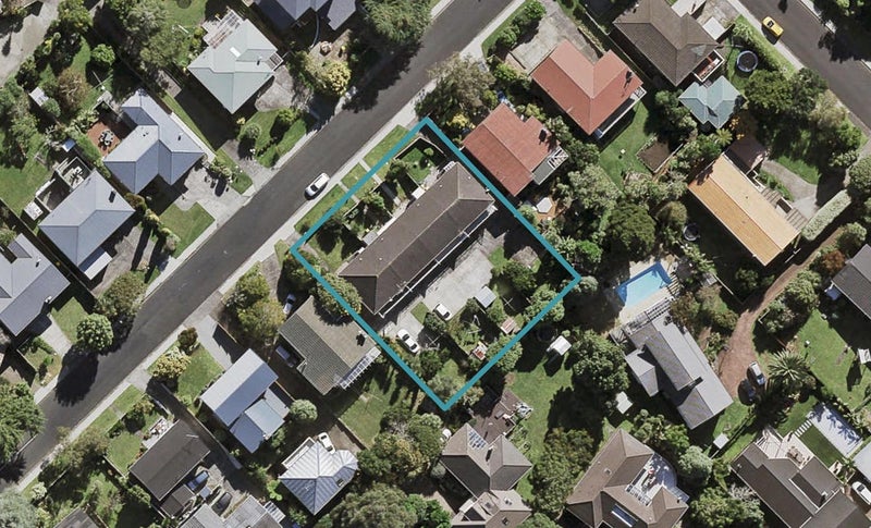 2/38 Holland Road, Hillcrest, Auckland - Carousel 1