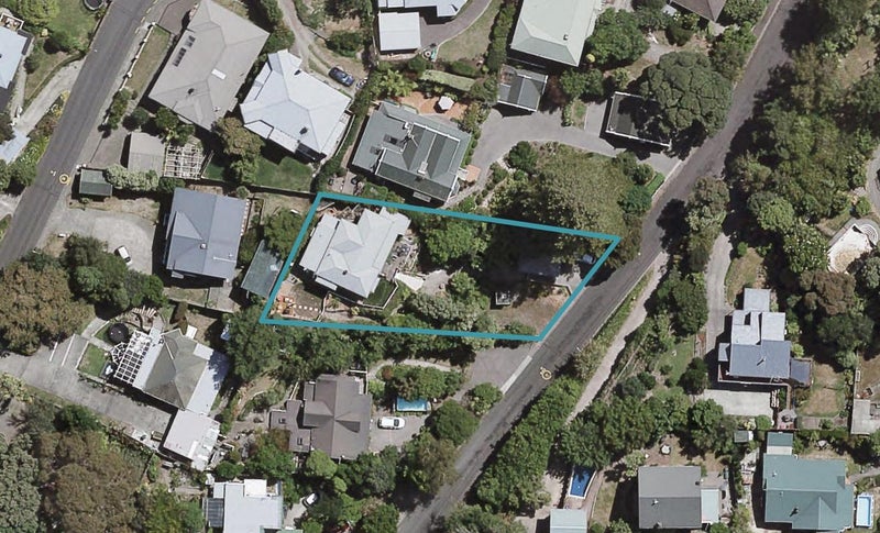 14 Thompson Road, Bluff Hill, Napier - Carousel 1