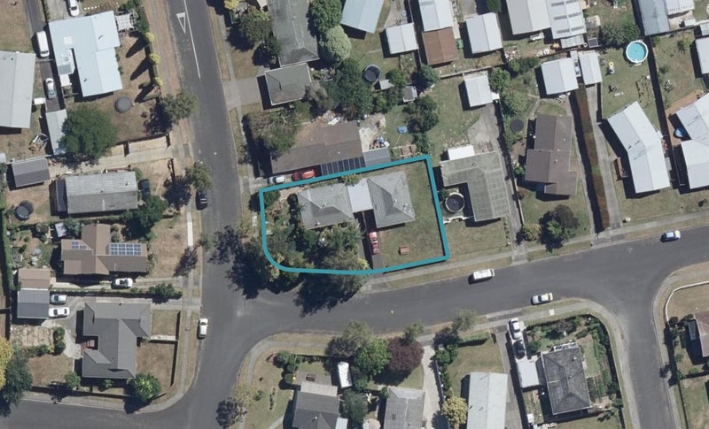 1B Cypress Crescent, Pukete, Hamilton - Carousel 1