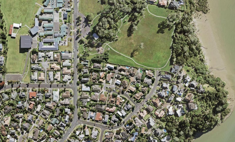 13 Monet Grove, West Harbour, Auckland - Carousel 1