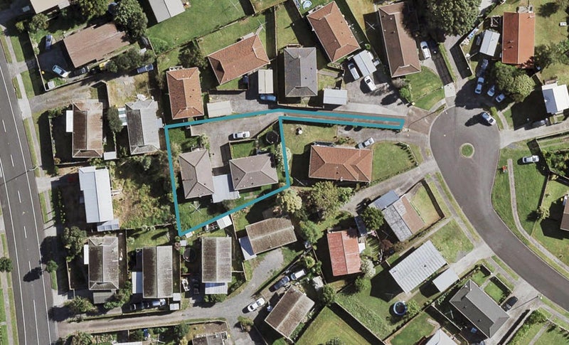 16 De Bloge Place, Clendon Park, Auckland - Carousel 1