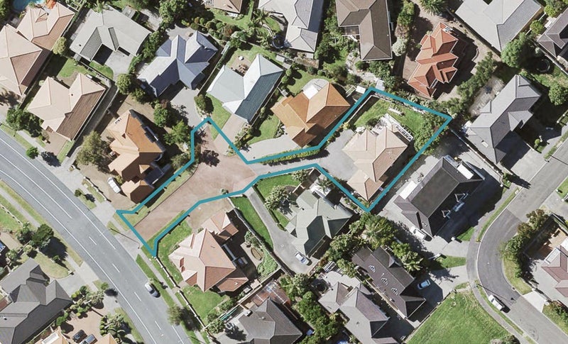 32 Jane Eyre Drive, Somerville, Auckland - Carousel 1