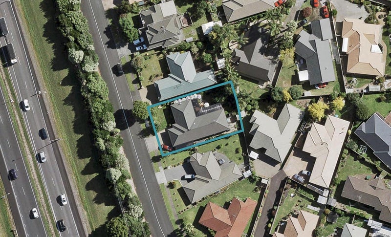 81 Rushgreen Avenue, Pahurehure, Papakura - Carousel 1