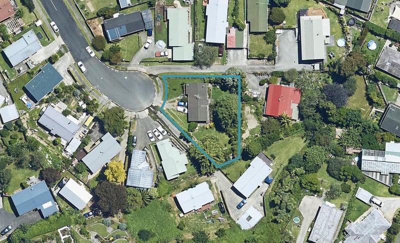 13 Luke Street, Brookfield, Tauranga - Carousel 1