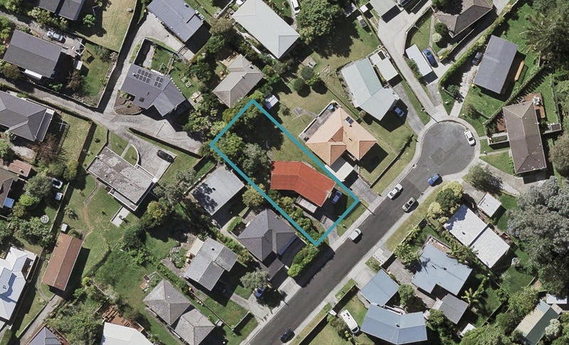 12 Jonathan Place, Sunnynook, Auckland - Carousel 1