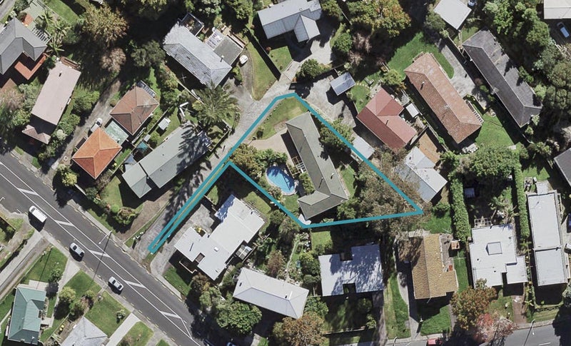 42A Bentley Avenue, Glenfield, Auckland - Carousel 1
