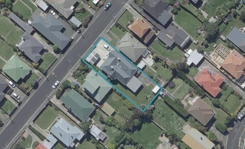 28 Stirling Street, Andersons Bay, Dunedin - Carousel 1