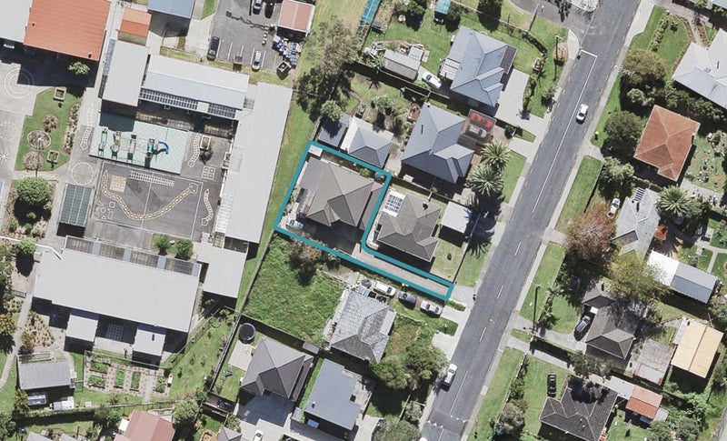 8A Vanguard Road, Kelston, Auckland - Carousel 1